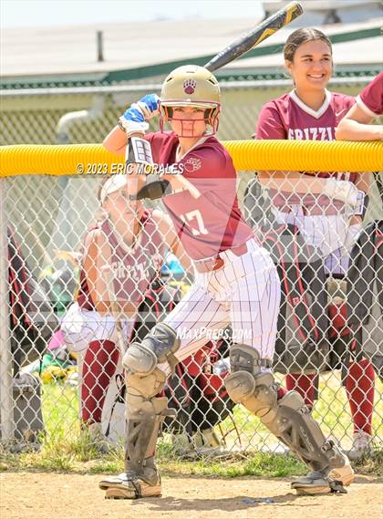 Thumbnail 3 in Clairemont vs. Mission Hills photogallery.