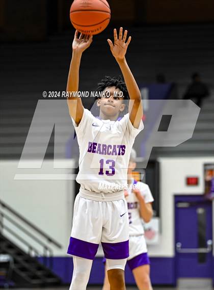 Thumbnail 2 in Wapahani vs Muncie Central (Muncie Central City Invitational) photogallery.