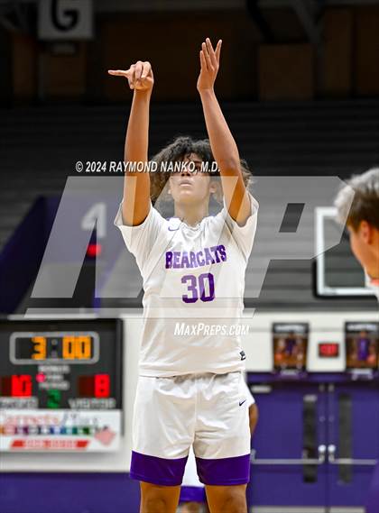 Thumbnail 3 in Wapahani vs Muncie Central (Muncie Central City Invitational) photogallery.