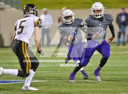 Thumbnail 2 in Crawford vs. Mart (UIL 2A Regional Playoff) photogallery.