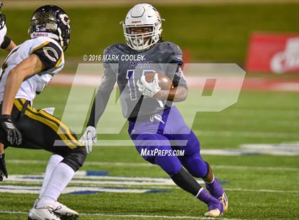 Thumbnail 1 in Crawford vs. Mart (UIL 2A Regional Playoff) photogallery.