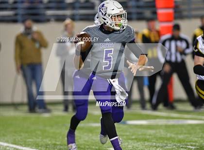 Thumbnail 1 in Crawford vs. Mart (UIL 2A Regional Playoff) photogallery.