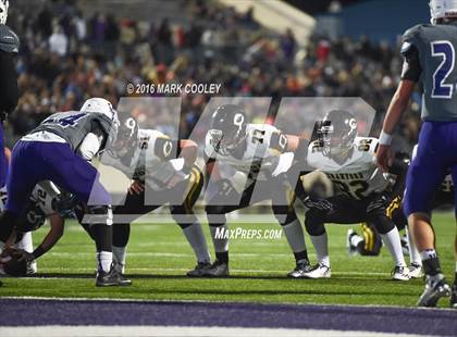 Thumbnail 3 in Crawford vs. Mart (UIL 2A Regional Playoff) photogallery.