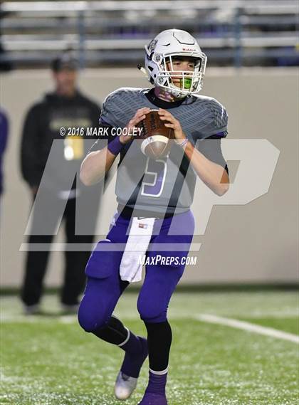 Thumbnail 3 in Crawford vs. Mart (UIL 2A Regional Playoff) photogallery.