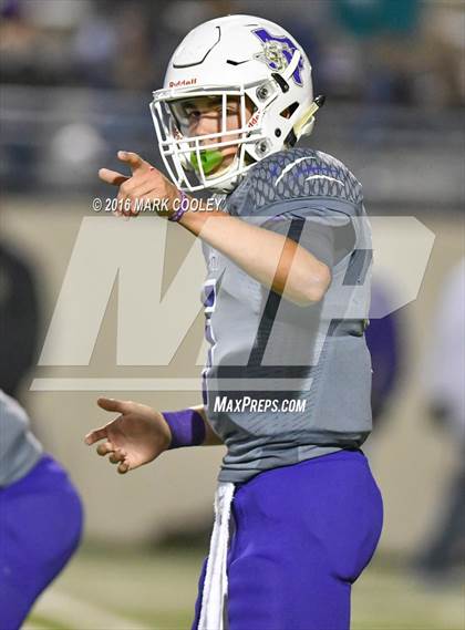 Thumbnail 1 in Crawford vs. Mart (UIL 2A Regional Playoff) photogallery.