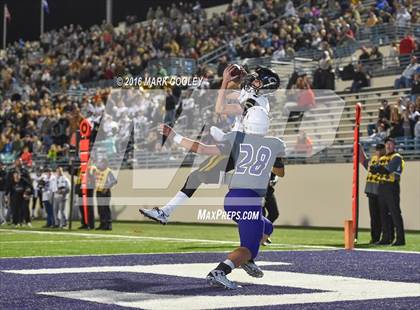 Thumbnail 1 in Crawford vs. Mart (UIL 2A Regional Playoff) photogallery.