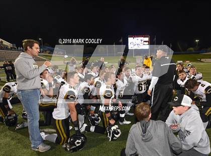 Thumbnail 3 in Crawford vs. Mart (UIL 2A Regional Playoff) photogallery.
