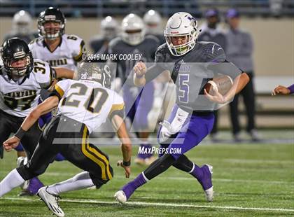 Thumbnail 3 in Crawford vs. Mart (UIL 2A Regional Playoff) photogallery.