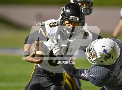 Thumbnail 3 in Crawford vs. Mart (UIL 2A Regional Playoff) photogallery.