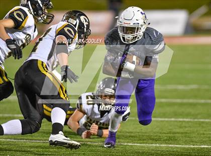 Thumbnail 1 in Crawford vs. Mart (UIL 2A Regional Playoff) photogallery.