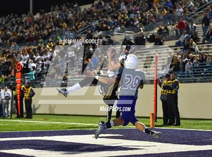 Thumbnail 2 in Crawford vs. Mart (UIL 2A Regional Playoff) photogallery.