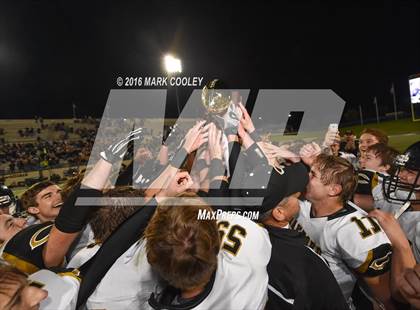 Thumbnail 2 in Crawford vs. Mart (UIL 2A Regional Playoff) photogallery.