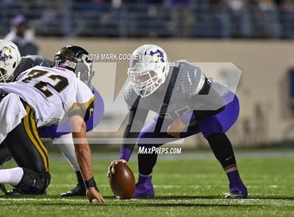 Thumbnail 1 in Crawford vs. Mart (UIL 2A Regional Playoff) photogallery.