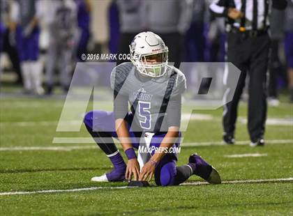 Thumbnail 2 in Crawford vs. Mart (UIL 2A Regional Playoff) photogallery.