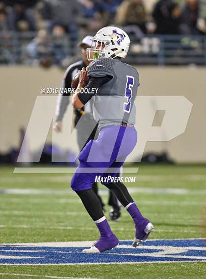 Thumbnail 1 in Crawford vs. Mart (UIL 2A Regional Playoff) photogallery.