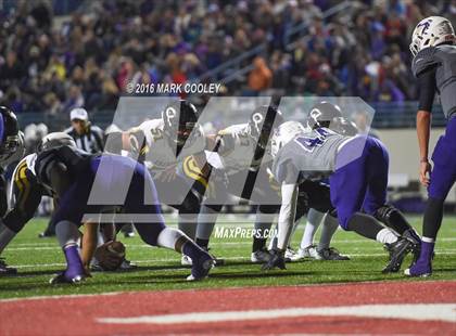 Thumbnail 2 in Crawford vs. Mart (UIL 2A Regional Playoff) photogallery.