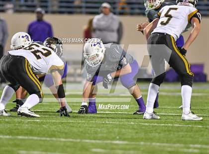 Thumbnail 2 in Crawford vs. Mart (UIL 2A Regional Playoff) photogallery.