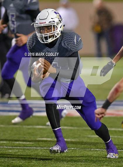 Thumbnail 1 in Crawford vs. Mart (UIL 2A Regional Playoff) photogallery.