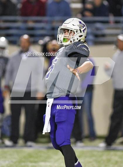 Thumbnail 2 in Crawford vs. Mart (UIL 2A Regional Playoff) photogallery.