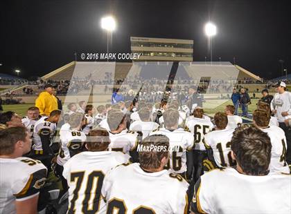 Thumbnail 2 in Crawford vs. Mart (UIL 2A Regional Playoff) photogallery.
