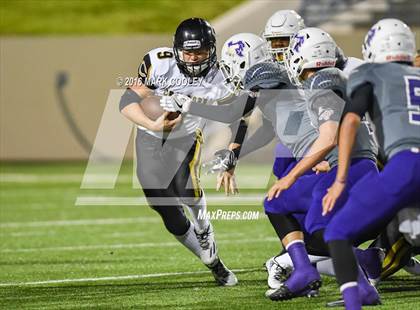 Thumbnail 3 in Crawford vs. Mart (UIL 2A Regional Playoff) photogallery.