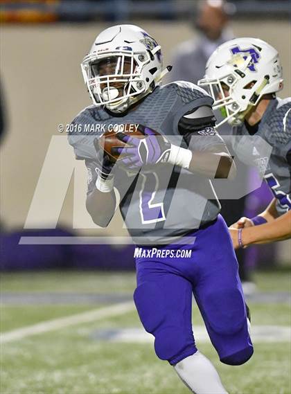 Thumbnail 2 in Crawford vs. Mart (UIL 2A Regional Playoff) photogallery.