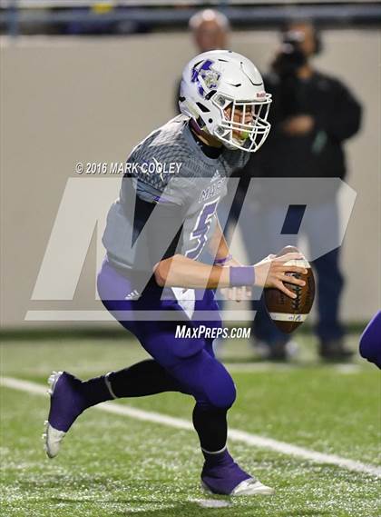 Thumbnail 1 in Crawford vs. Mart (UIL 2A Regional Playoff) photogallery.
