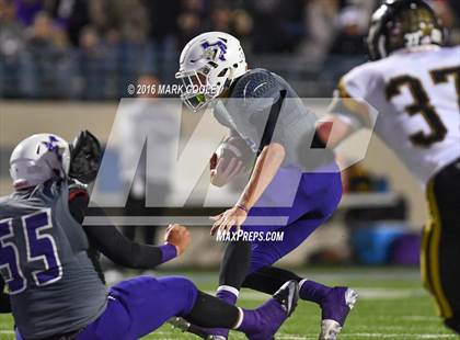 Thumbnail 2 in Crawford vs. Mart (UIL 2A Regional Playoff) photogallery.