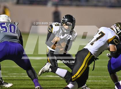 Thumbnail 1 in Crawford vs. Mart (UIL 2A Regional Playoff) photogallery.