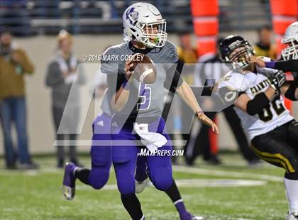 Thumbnail 2 in Crawford vs. Mart (UIL 2A Regional Playoff) photogallery.
