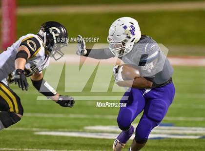 Thumbnail 3 in Crawford vs. Mart (UIL 2A Regional Playoff) photogallery.