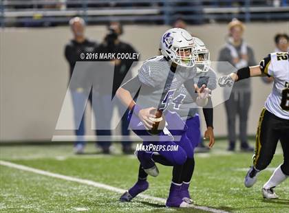 Thumbnail 3 in Crawford vs. Mart (UIL 2A Regional Playoff) photogallery.