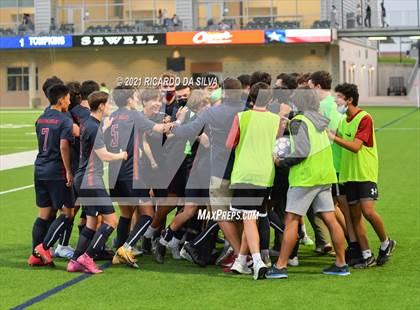 Thumbnail 3 in Tompkins vs Jersey Village (UIL 6A Regional Final) photogallery.