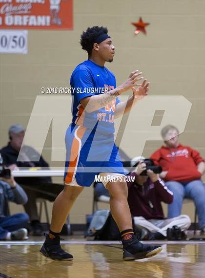 Thumbnail 1 in East St. Louis @ Marion (IHSA 3A Sectional) photogallery.