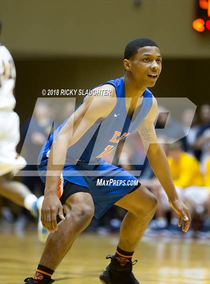 Thumbnail 2 in East St. Louis @ Marion (IHSA 3A Sectional) photogallery.