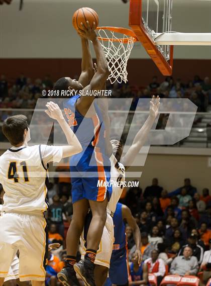 Thumbnail 1 in East St. Louis @ Marion (IHSA 3A Sectional) photogallery.