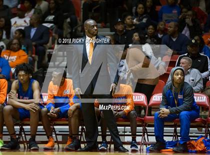 Thumbnail 2 in East St. Louis @ Marion (IHSA 3A Sectional) photogallery.