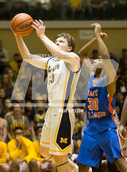 Thumbnail 2 in East St. Louis @ Marion (IHSA 3A Sectional) photogallery.