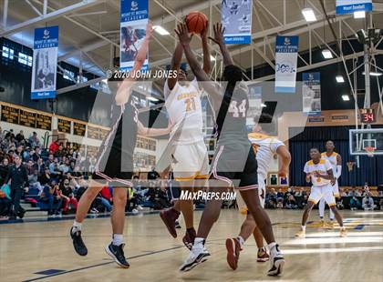Thumbnail 2 in Cardinal Hayes vs Albany Academy for Boys (Empire Invitational) photogallery.
