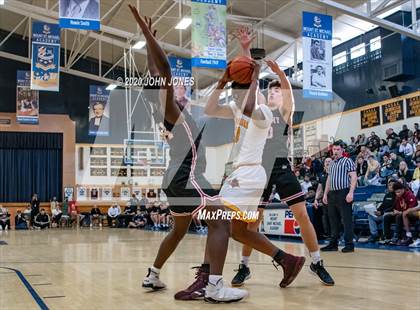 Thumbnail 3 in Cardinal Hayes vs Albany Academy for Boys (Empire Invitational) photogallery.
