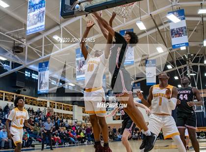 Thumbnail 3 in Cardinal Hayes vs Albany Academy for Boys (Empire Invitational) photogallery.