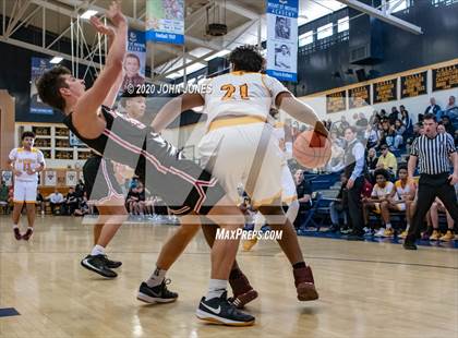 Thumbnail 3 in Cardinal Hayes vs Albany Academy for Boys (Empire Invitational) photogallery.