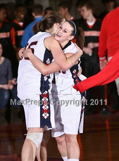 Thumbnail 2 in Ossining vs. Binghamton (NYS AA Regional Final) photogallery.