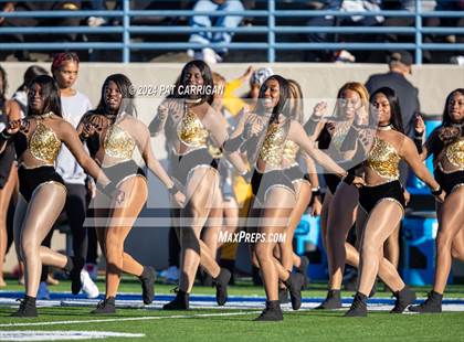 Thumbnail 2 in South Oak Cliff vs. Huntsville (UIL Football 5A DII Area) photogallery.