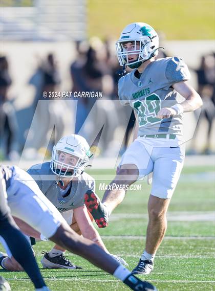Thumbnail 3 in South Oak Cliff vs. Huntsville (UIL Football 5A DII Area) photogallery.