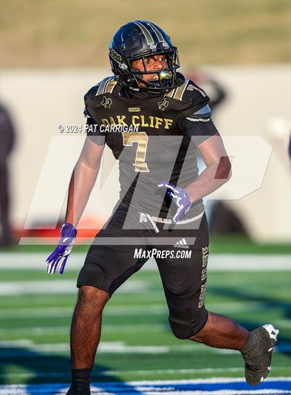 Thumbnail 3 in South Oak Cliff vs. Huntsville (UIL Football 5A DII Area) photogallery.