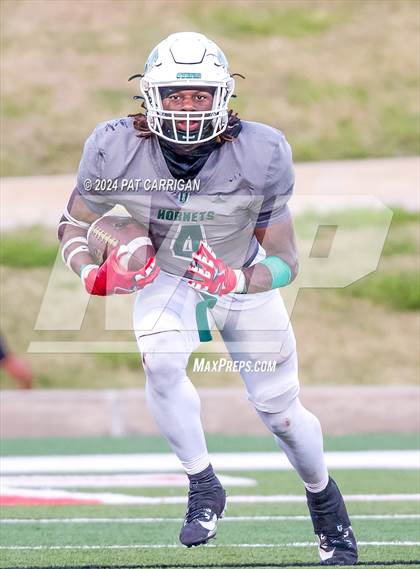 Thumbnail 3 in South Oak Cliff vs. Huntsville (UIL Football 5A DII Area) photogallery.