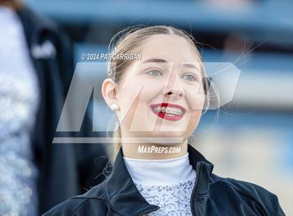 Thumbnail 1 in South Oak Cliff vs. Huntsville (UIL Football 5A DII Area) photogallery.