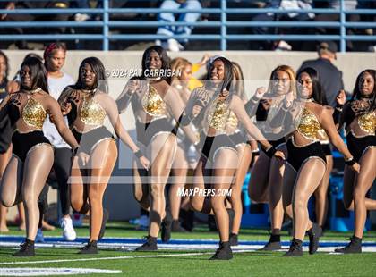 Thumbnail 3 in South Oak Cliff vs. Huntsville (UIL Football 5A DII Area) photogallery.