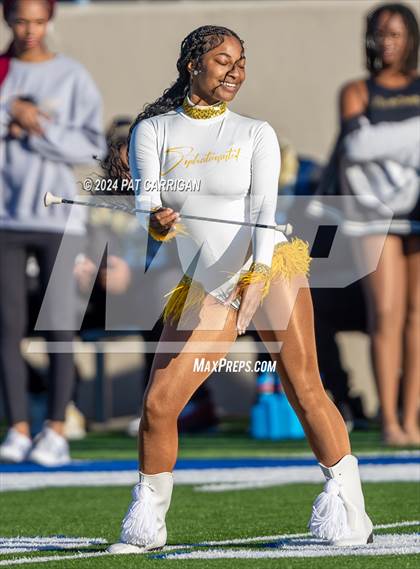 Thumbnail 3 in South Oak Cliff vs. Huntsville (UIL Football 5A DII Area) photogallery.